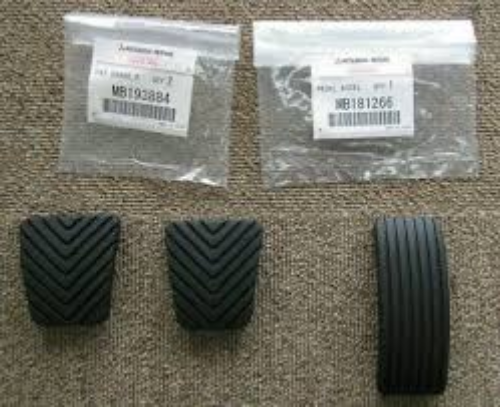 Genuine Mitsubishi Lancer EVO5 & 6 CP9A Cover Pedal Rubber MB181266 MB193884 Set