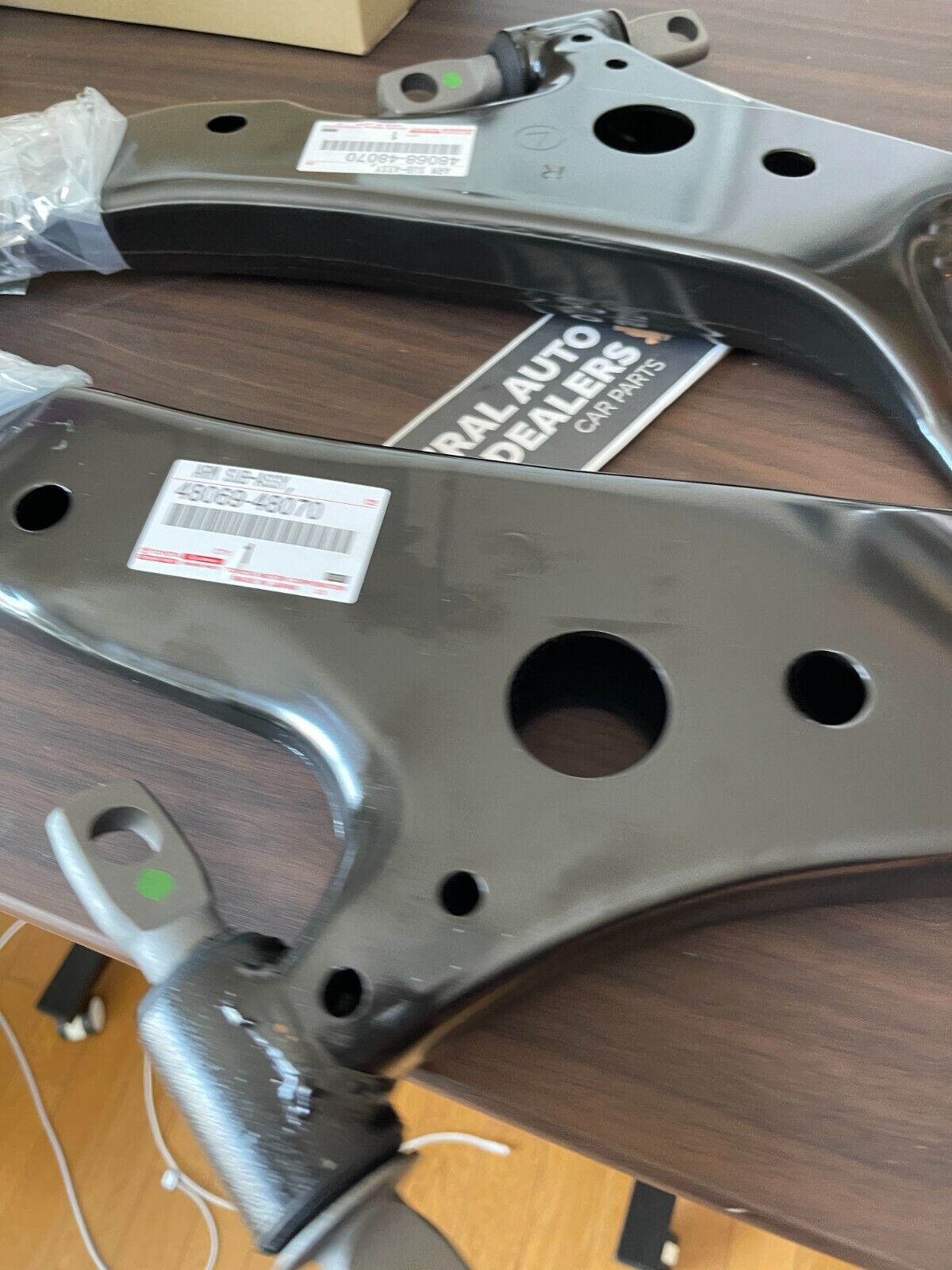 GENUINE TOYOTA OEM HIGHLANDER VENZA RX350 RX450h FRONT LOWER CONTROL ARMS SET