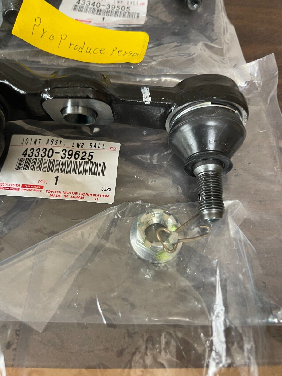 Genuine TOYOTA LEXUS IS GS350 GS450h Front Lower Ball Joints LH & RH Set
