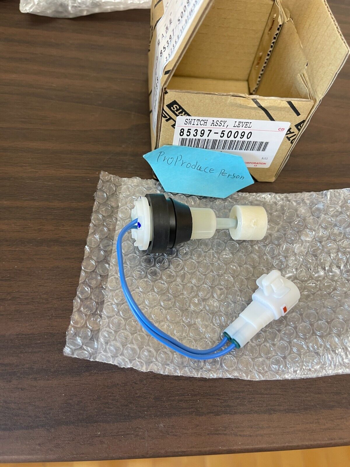 Genuine TOYOTA 95-00 Lexus LS400 Washer Level Warning Switch Assy 85397-50090