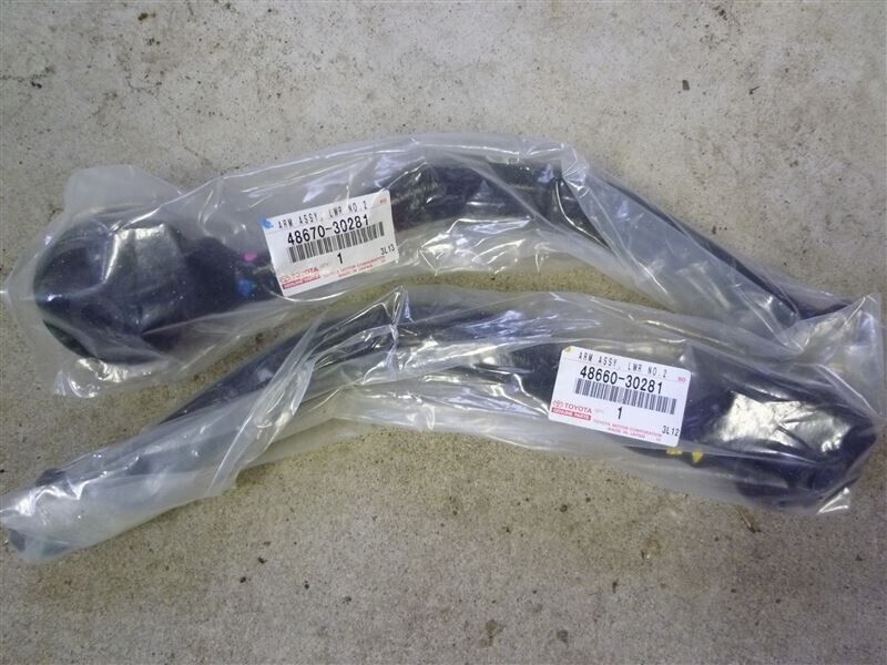GENUINE LEXUS OEM GS300 GS430 GS400 LEFT & RIGHT LOWER FRONT SUSPENSION ARM SET