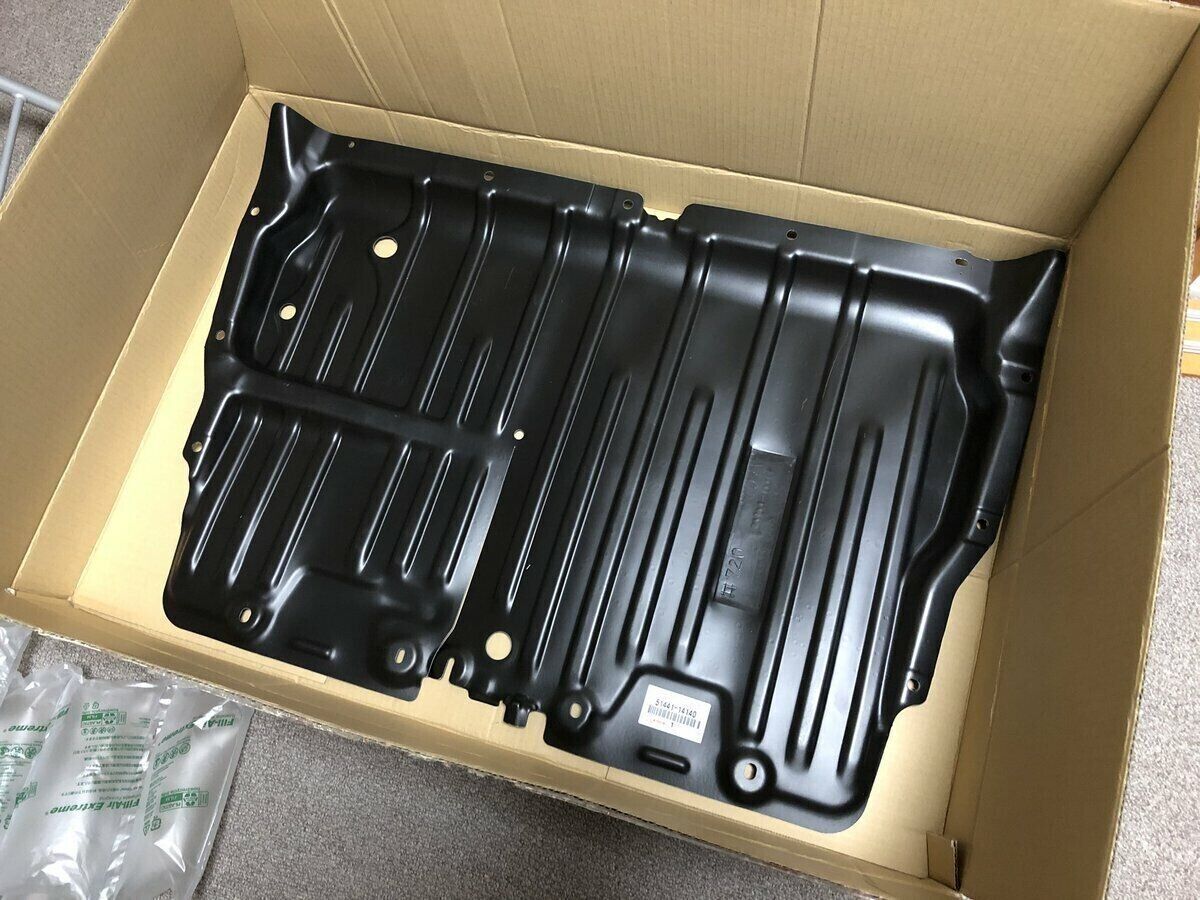 TOYOTA OEM SUPRA LEXUS SC300 SPLASH SHIELD ENGINE UNDER COVER 51441-14140