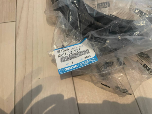 Genuine Mazda OEM Trunk Molding Weatherstrip Seal 90-97 Miata NA01-56-951