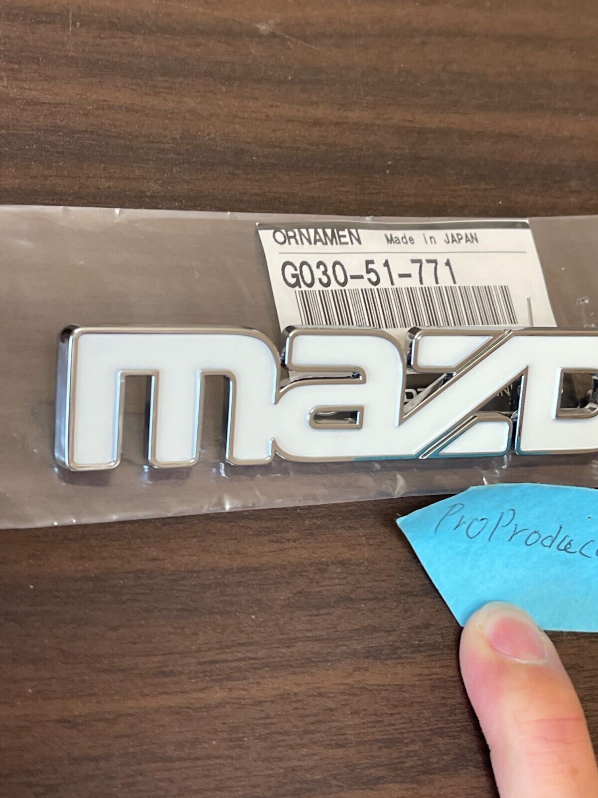 Genuine Mazda 323 626 MPV B2000 GLC Front Grille White Mazda Emblem G030-51-771