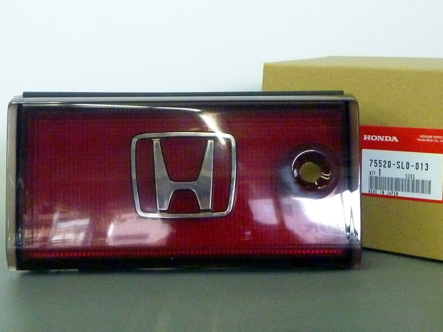 GENUINE HONDA REAR PANEL GARNISH Taillight BACK CENTER NSX NA1 NA2 JDM OEM NEW
