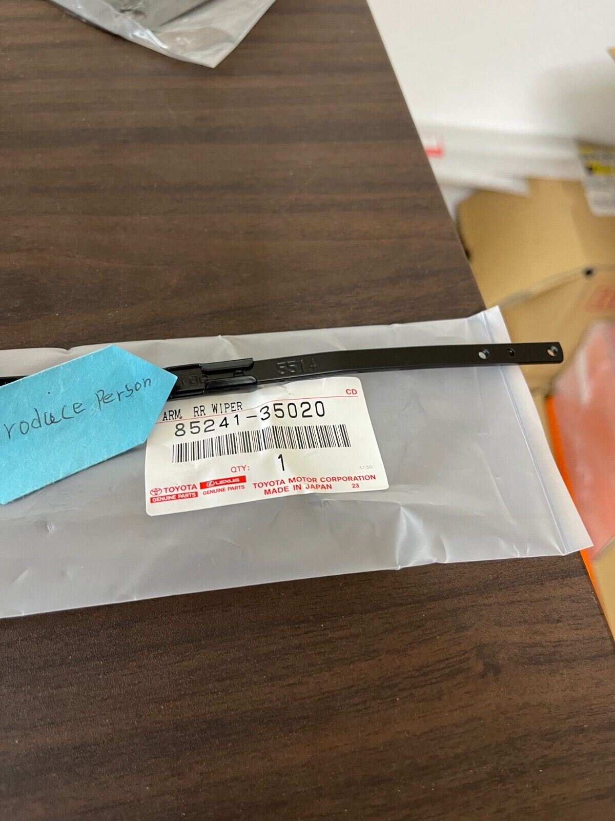 GENUINE TOYOTA OEM 1996-2002 4RUNNER REAR WINDOW WIPER ARM 85241-35020