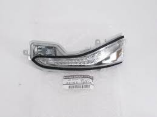Nissan OEM INFINITI Q50 Q70 Left Driver Side Mirror Turn Signal Lamp 26165-4GA0A