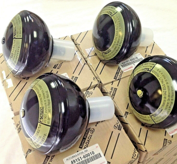 TOYOTA 49141-60020 49151-60020 SUSPENSION ACCUMULATOR SET for LX570, URJ200,*