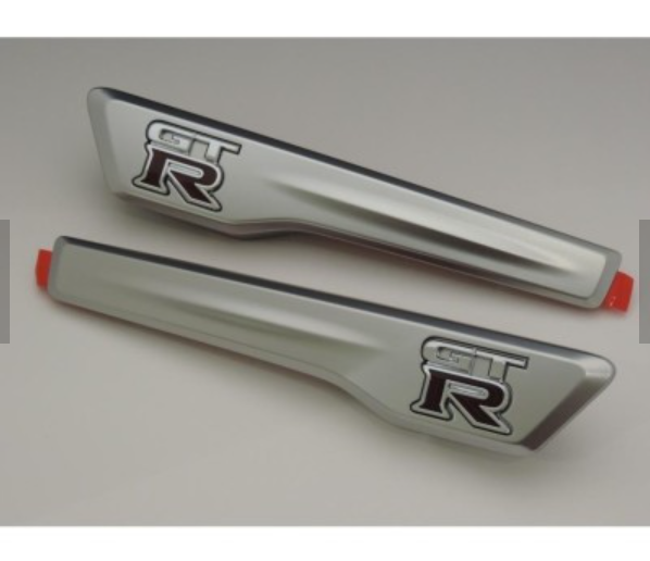 GENUINE NISSAN GTR R35 Front Fender Emblem R & L Set 63871-62B0A 63870-62B0A OEM