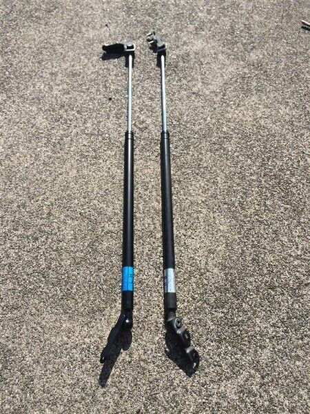 Genuine Toyota Supra JZA80 Hatch Tailgate Struts 68950-19895 68960-19585 pair