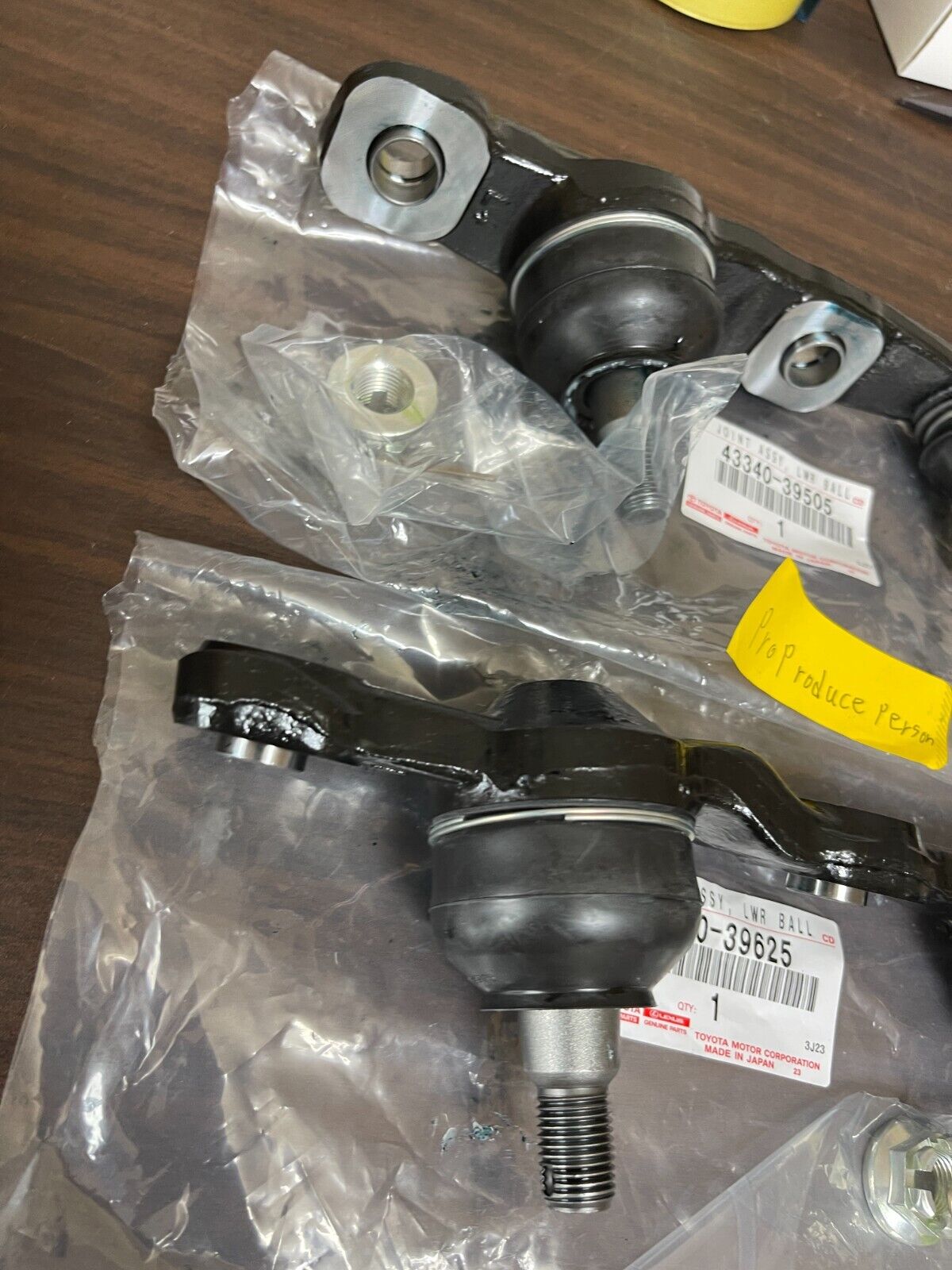 Genuine TOYOTA LEXUS IS GS350 GS450h Front Lower Ball Joints LH & RH Set
