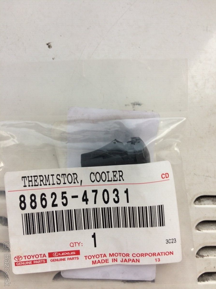 Toyota Genuine YARIS Thermistor Cooler Solar Sensor 88625-47031 Japan New
