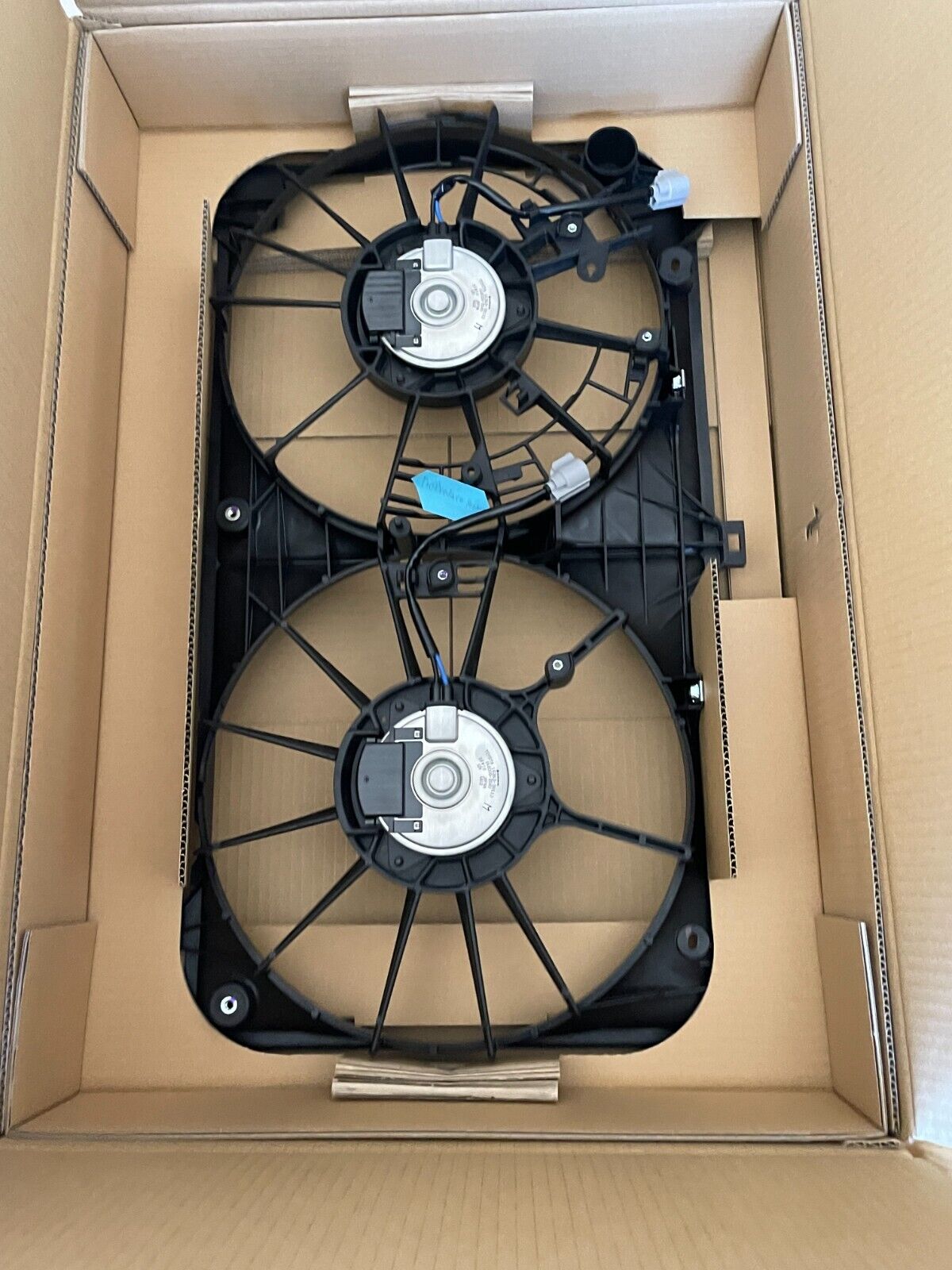 GENUINE TOYOTA LEXUS Fan Shroud SUB-ASSY 16701-38040 Japan NEW