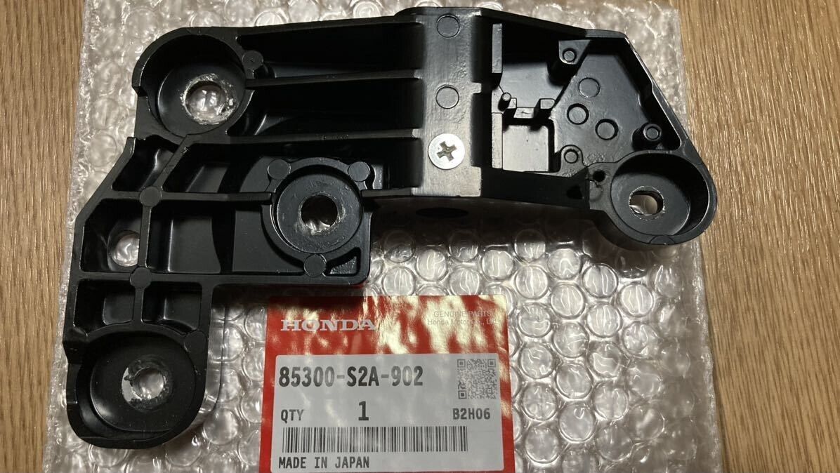 Genuine HONDA OEM S2000 AP1 AP2 Hardtop Rear Side Catcher Bracket Pair Set