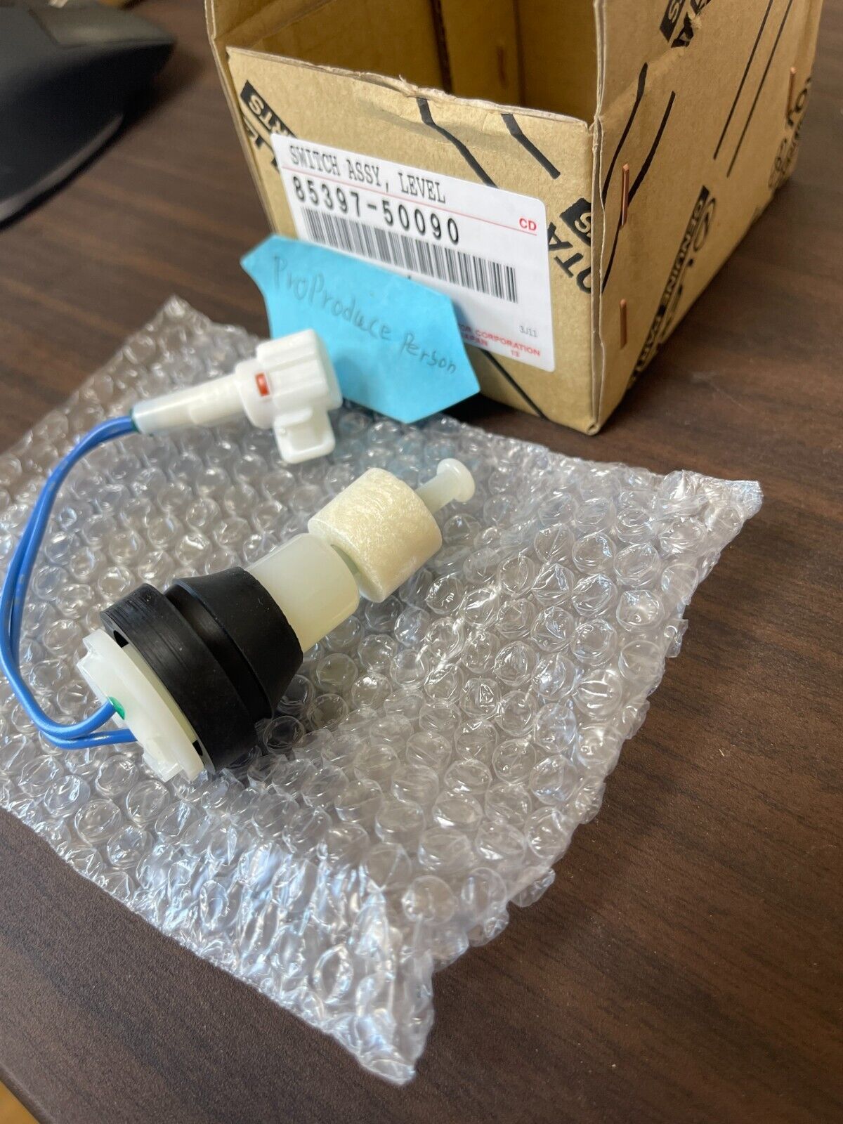 Genuine TOYOTA 95-00 Lexus LS400 Washer Level Warning Switch Assy 85397-50090