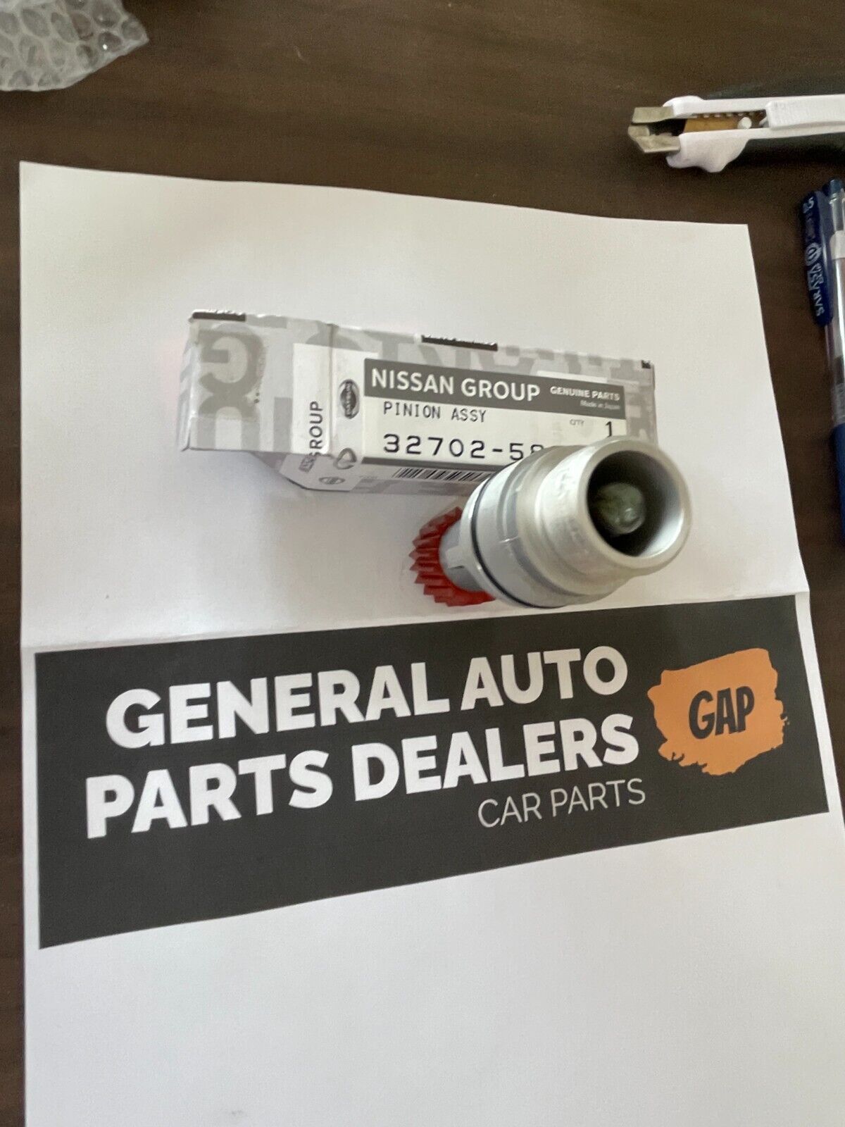 GENUINE NISSAN PICKUP SPEEDOMETER PINION ASSEMBLY DATSUN 200SX 720 32702-58S20
