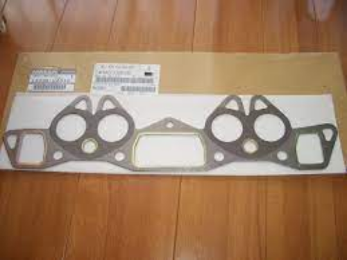 Genuine Nissan OEM Datsun Intake Exhaust Manifold Gasket 14035-U2810 F/S