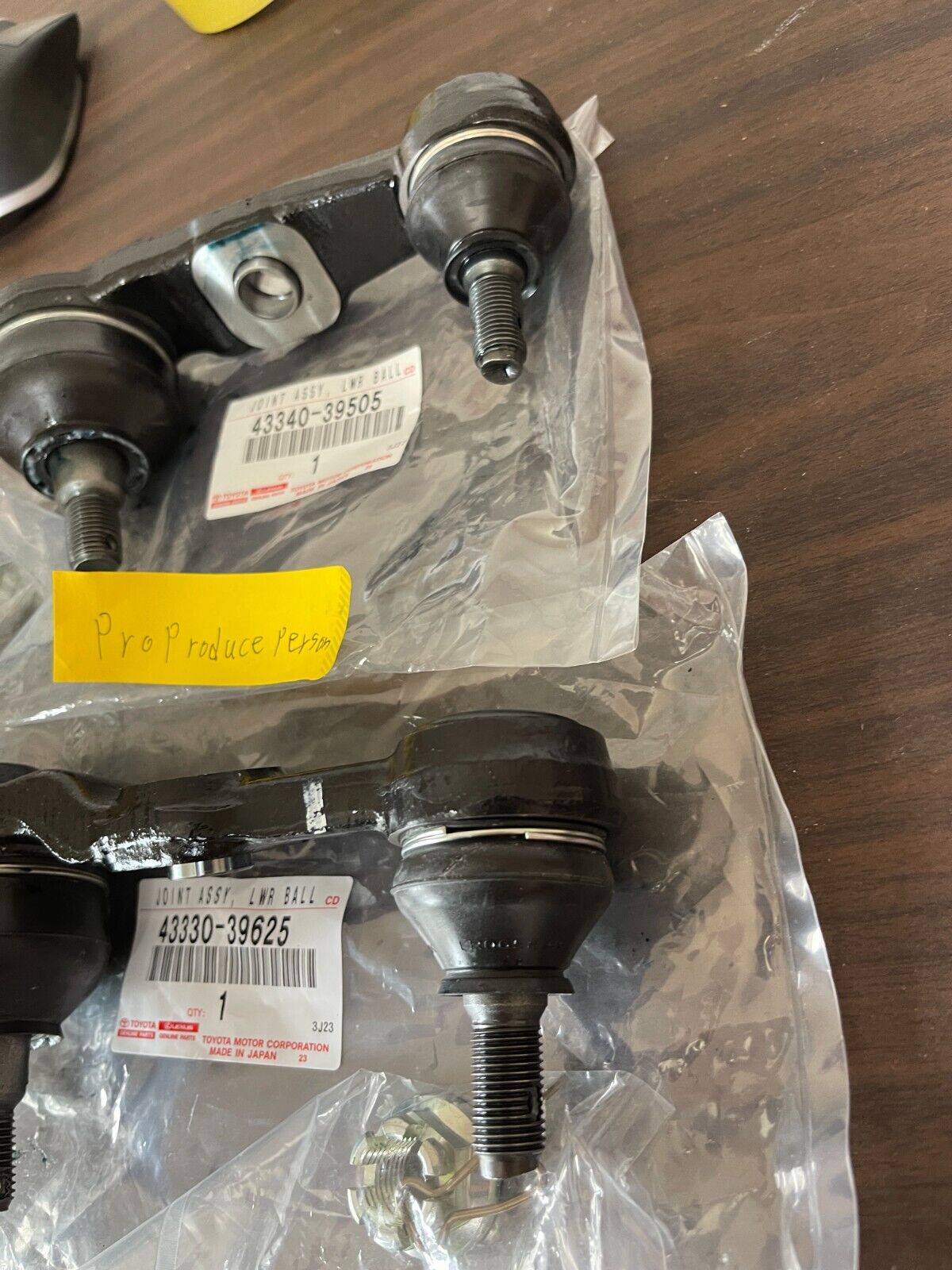 Genuine TOYOTA LEXUS IS GS350 GS450h Front Lower Ball Joints LH & RH Set