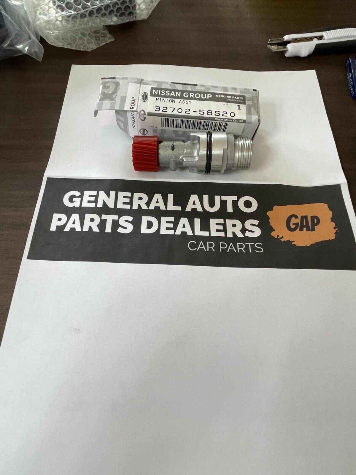GENUINE NISSAN PICKUP SPEEDOMETER PINION ASSEMBLY DATSUN 200SX 720 32702-58S20