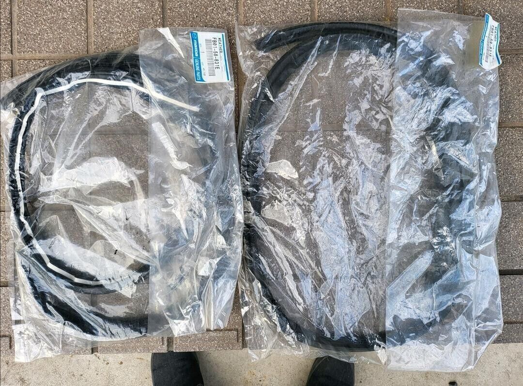 Genuine MAZDA OEM RX-7 FC3S Right & Left Rain rail weather strip Seal