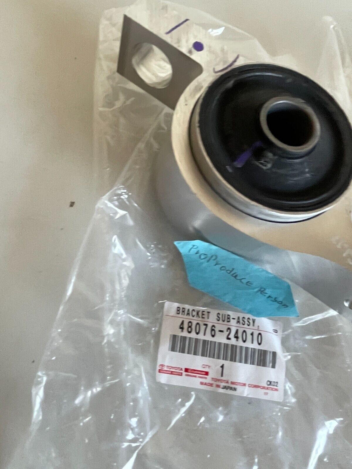 GENUINE Toyota LEXUS LOWER CONTROL ARM BUSHING RH & LH 48075-24010 48076-24010