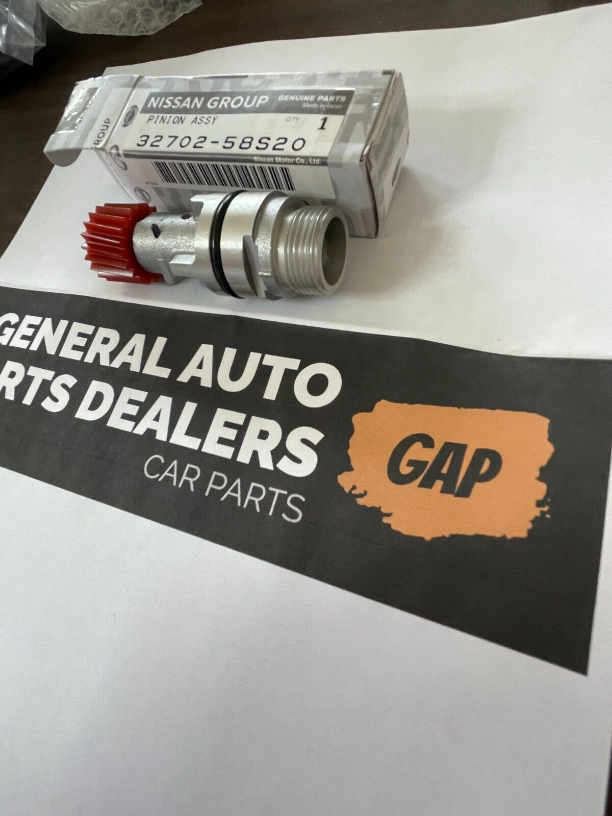GENUINE NISSAN PICKUP SPEEDOMETER PINION ASSEMBLY DATSUN 200SX 720 32702-58S20