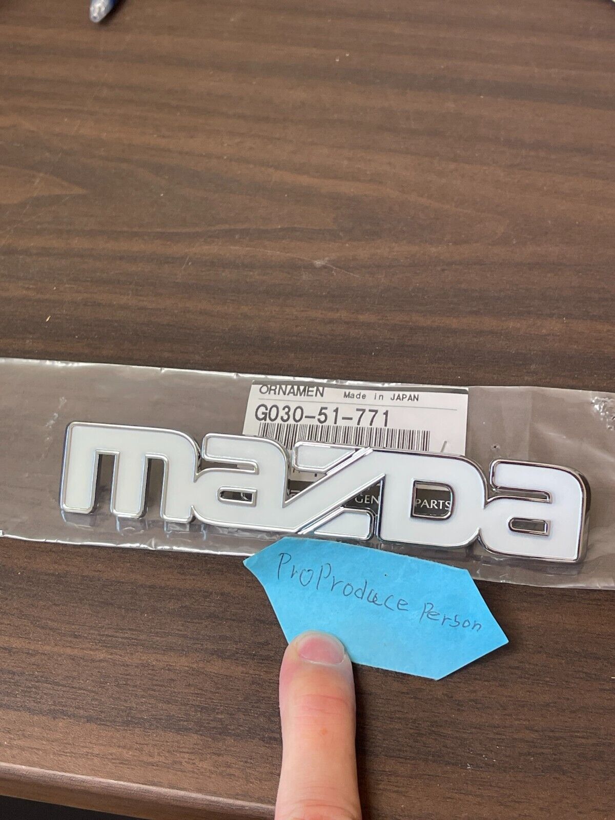 Genuine Mazda 323 626 MPV B2000 GLC Front Grille White Mazda Emblem G030-51-771