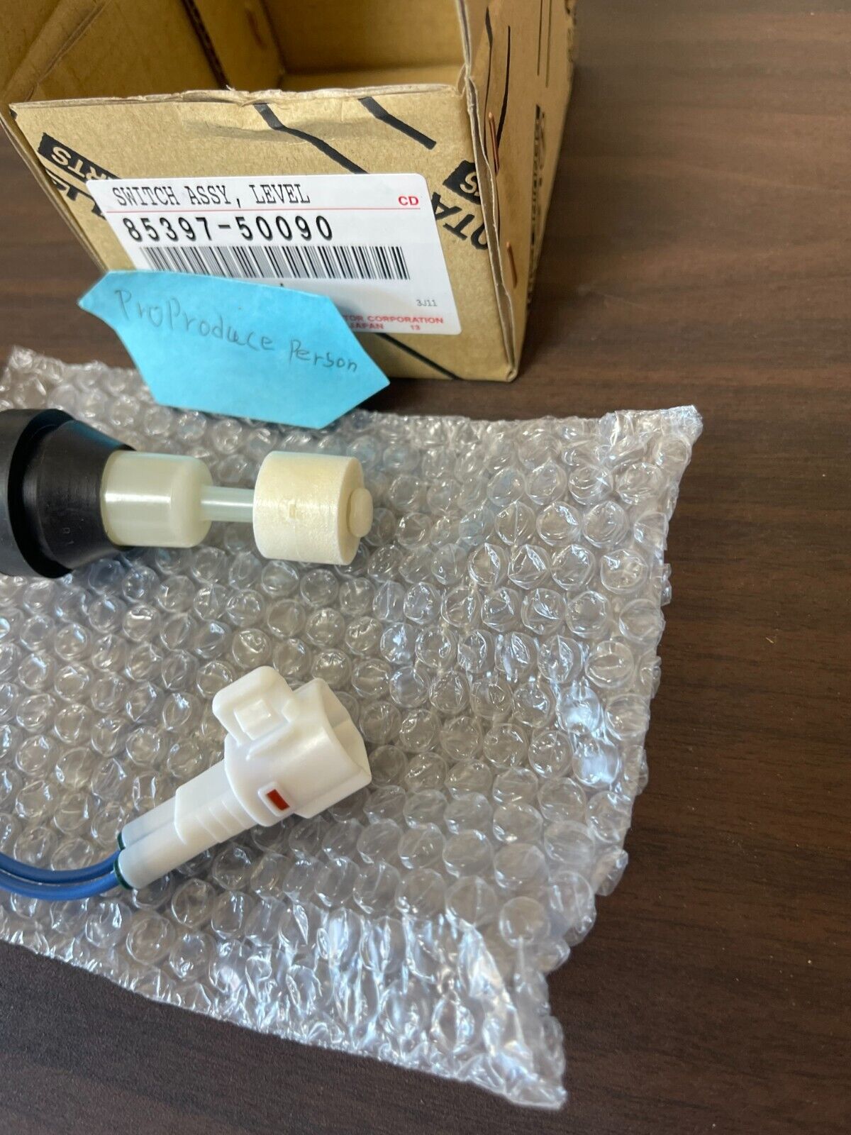 Genuine TOYOTA 95-00 Lexus LS400 Washer Level Warning Switch Assy 85397-50090
