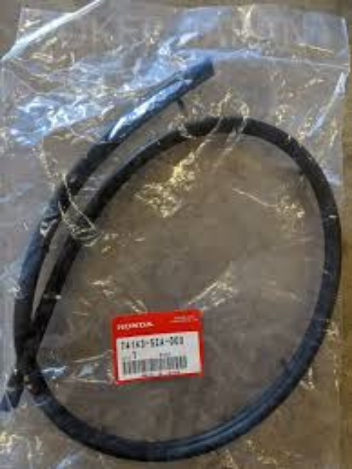 Genuine HONDA OEM S2000 S2K AP1 AP2 2000-2009 Hood Seal Rubber 74143-S2A-000