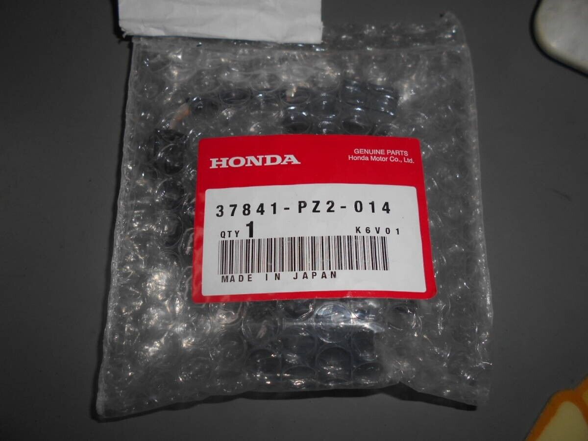 Genuine HONDA OEM BEAT PP1 Camshaft Position Sensor  37841-PZ2-014