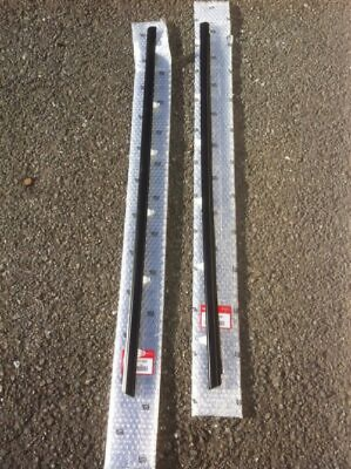 Genuine HONDA OEM ACURA INTEGRA DC1 DC2 Front Door Window Molding RH & LH Set