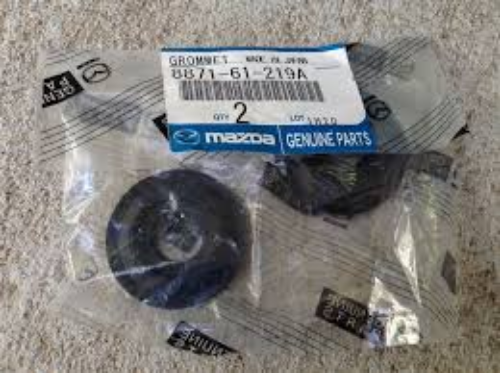 Genuine Mazda OEM Heater Hose Bulkhead Rubber  Grommet 8871-61-219A ×2