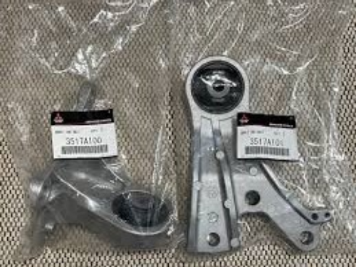 Genuine MITSUBISHI OEM MOUNTING Engine Mount Bracket Outlander 2SET