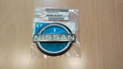 Genuine Nissan OEM New type Rear Emblem For 370Z Fairlady Z Nismo 90890-6YZ0A