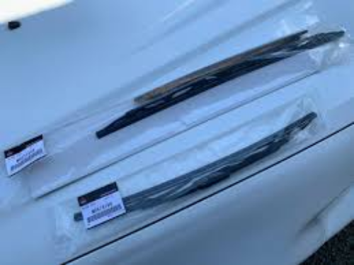 Genuine Mitsubishi OEM Lancer EVO5/6 Blade Assy Windshield Wiper Fin & Blade Set