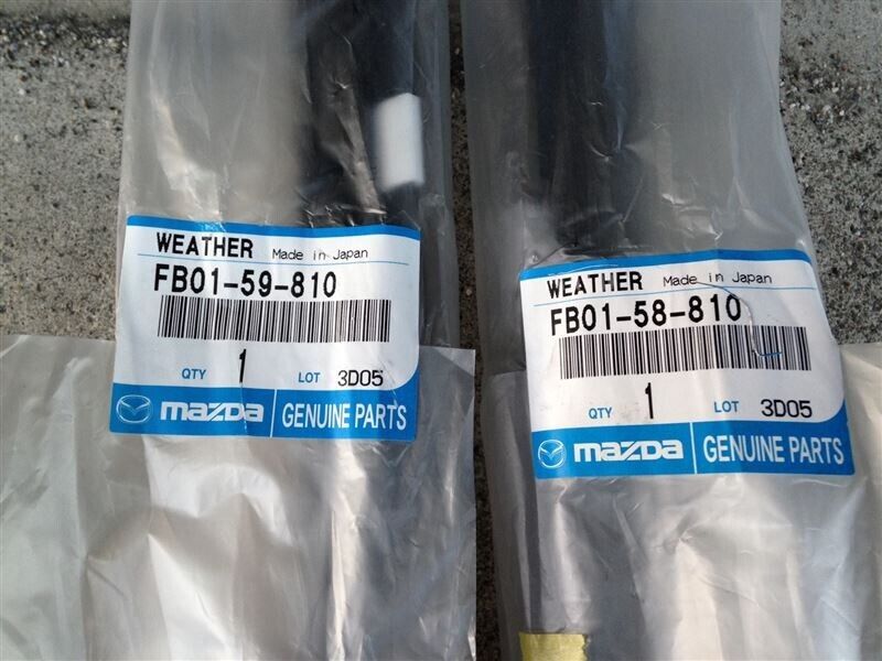 Genuine MAZDA OEM Part 1986-91 RX7 Outer Door Window Weather Strip LH&RH Set NEW
