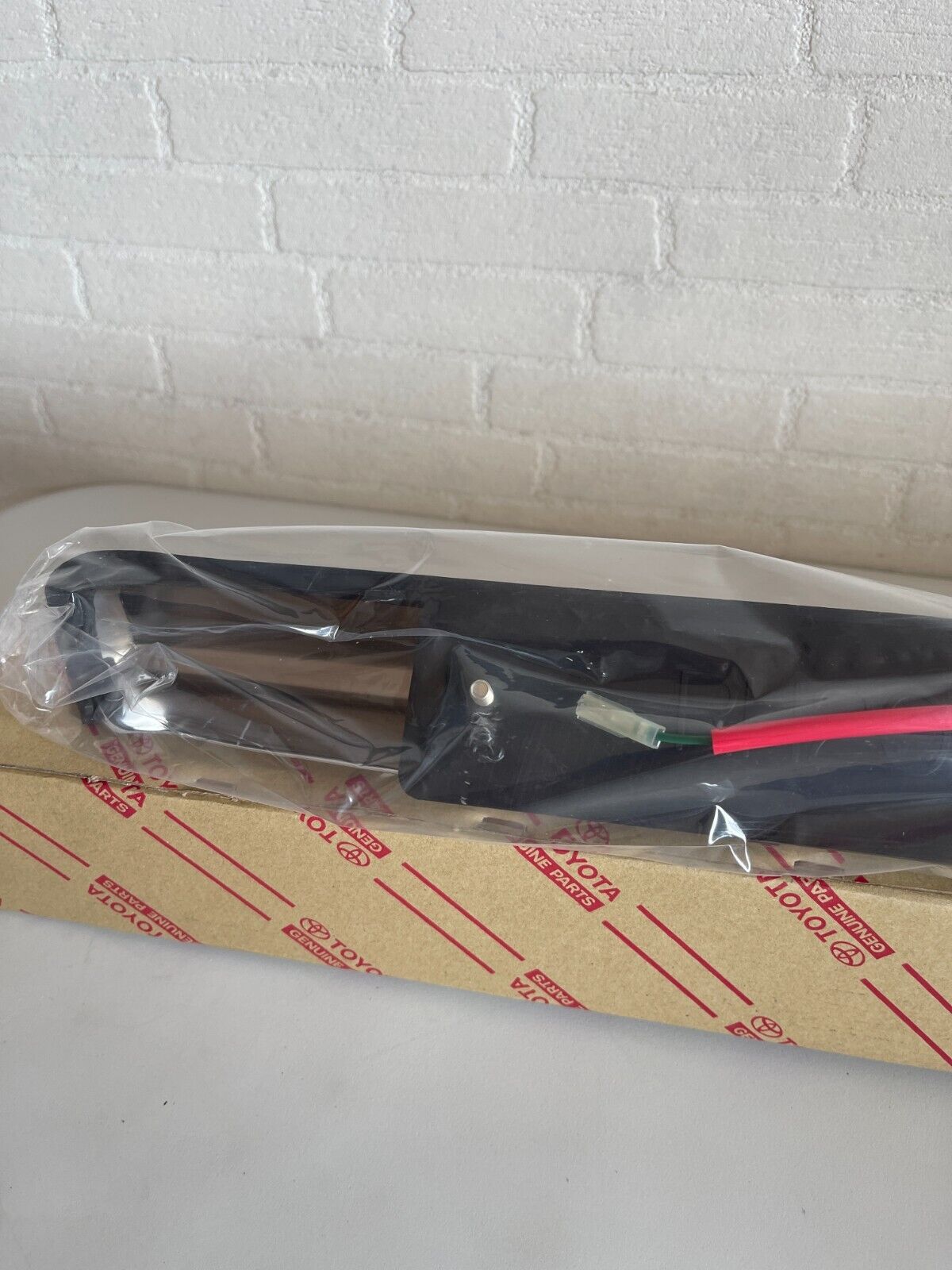 Genuine Toyota Rear License Plate Lamp Assembly Land Cruiser FJ60/62 BJ60 HJ60