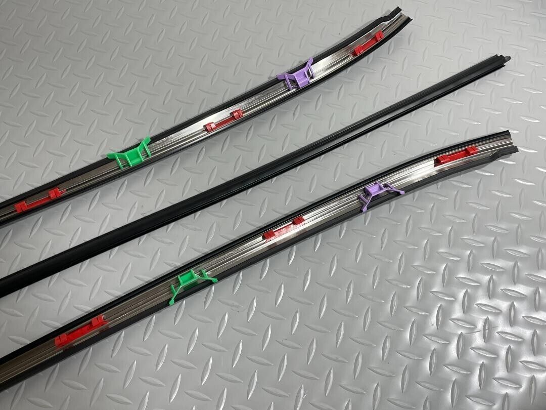 Genuine HONDA Civic MOLDING FR WINDSHIELD SIDE RH LH UPPER Clip(8) Set 92-95 OEM