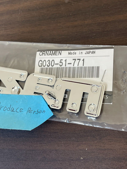 Genuine Mazda 323 626 MPV B2000 GLC Front Grille White Mazda Emblem G030-51-771