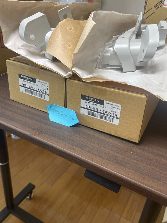 Genuine Nissan Rear Clear Bumper Reflector Lenses lamps Set GT-R GTR R35 OEM