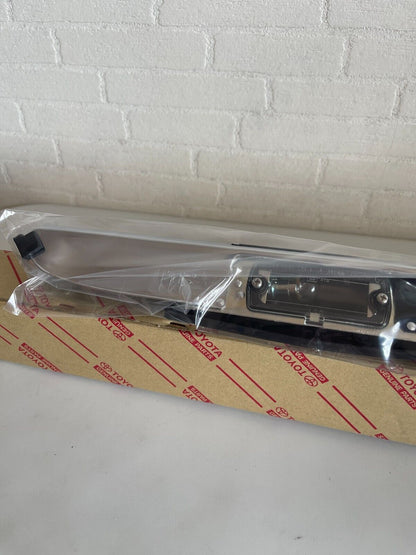 Genuine Toyota Rear License Plate Lamp Assembly Land Cruiser FJ60/62 BJ60 HJ60