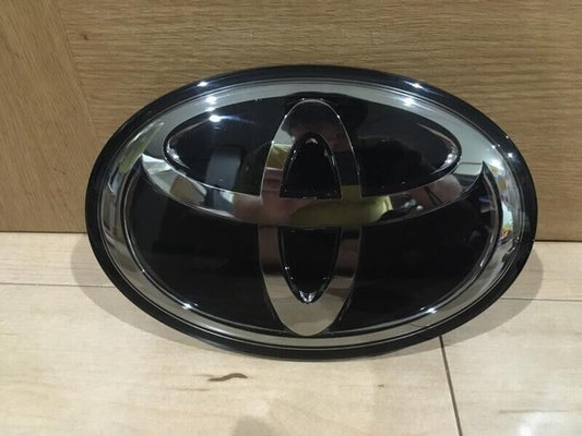 Genuine TOYOTA OEM Grille Emblem Land Cruiser Tundra Tacoma 53141-71010