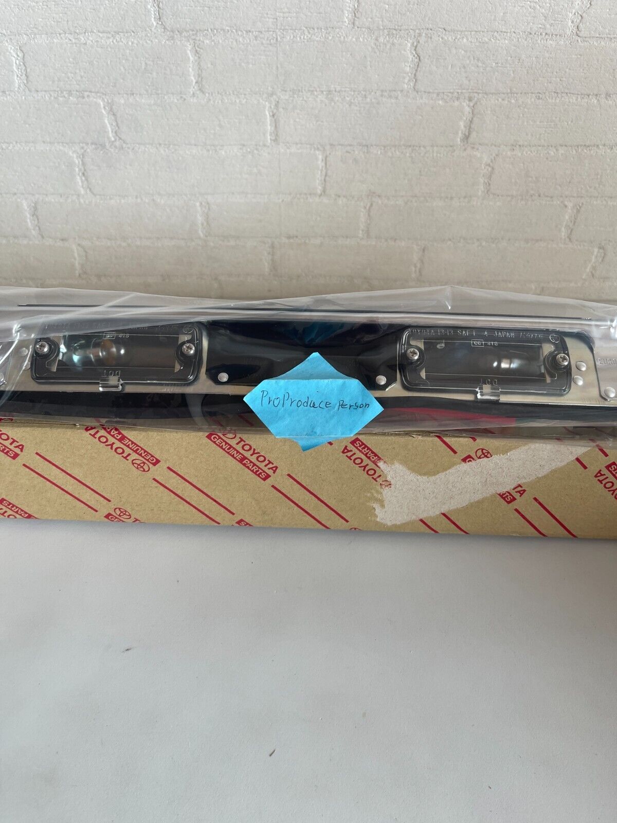 Genuine Toyota Rear License Plate Lamp Assembly Land Cruiser FJ60/62 BJ60 HJ60