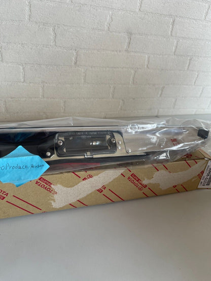 Genuine Toyota Rear License Plate Lamp Assembly Land Cruiser FJ60/62 BJ60 HJ60