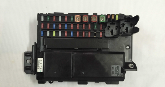 Genuine TOYOTA 82720-50081 LEXUS LS460L 07-17 Engine Room Junction Fuse Relay