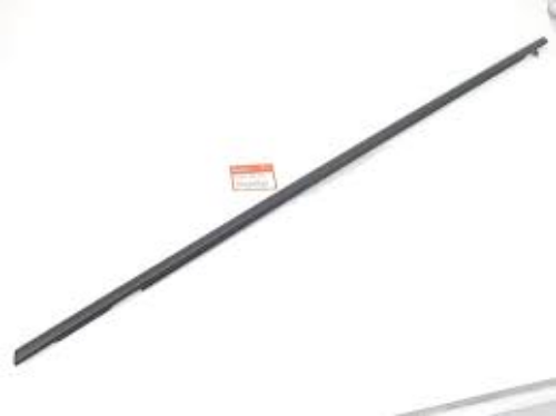 Genuine Honda OEM Front Door Window Belt Weatherstrip Molding Left 72450-SNA-A01