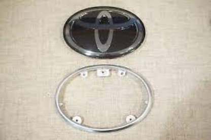 Genuine TOYOTA OEM Grille Emblem Land Cruiser Tundra Tacoma 53141-71010