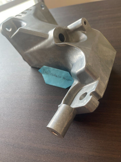 Genuine Nissan ENGINE-Front mount bracket 2009-13 AWD G37 3.7 V6 11233-JK50A