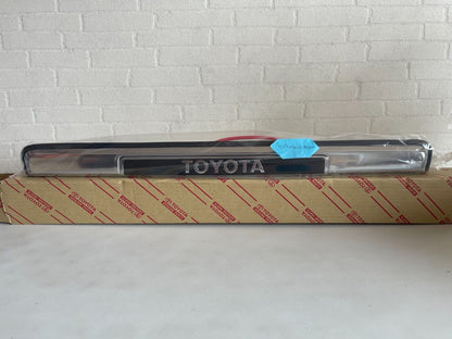 Genuine Toyota Rear License Plate Lamp Assembly Land Cruiser FJ60/62 BJ60 HJ60