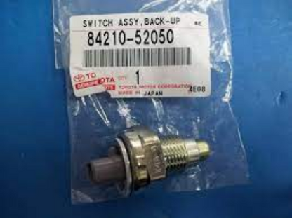 GENUINE TOYOTA OEM LEXUS SCION MANY MODELS REVERSE LAMP SWITCH 84210-52050